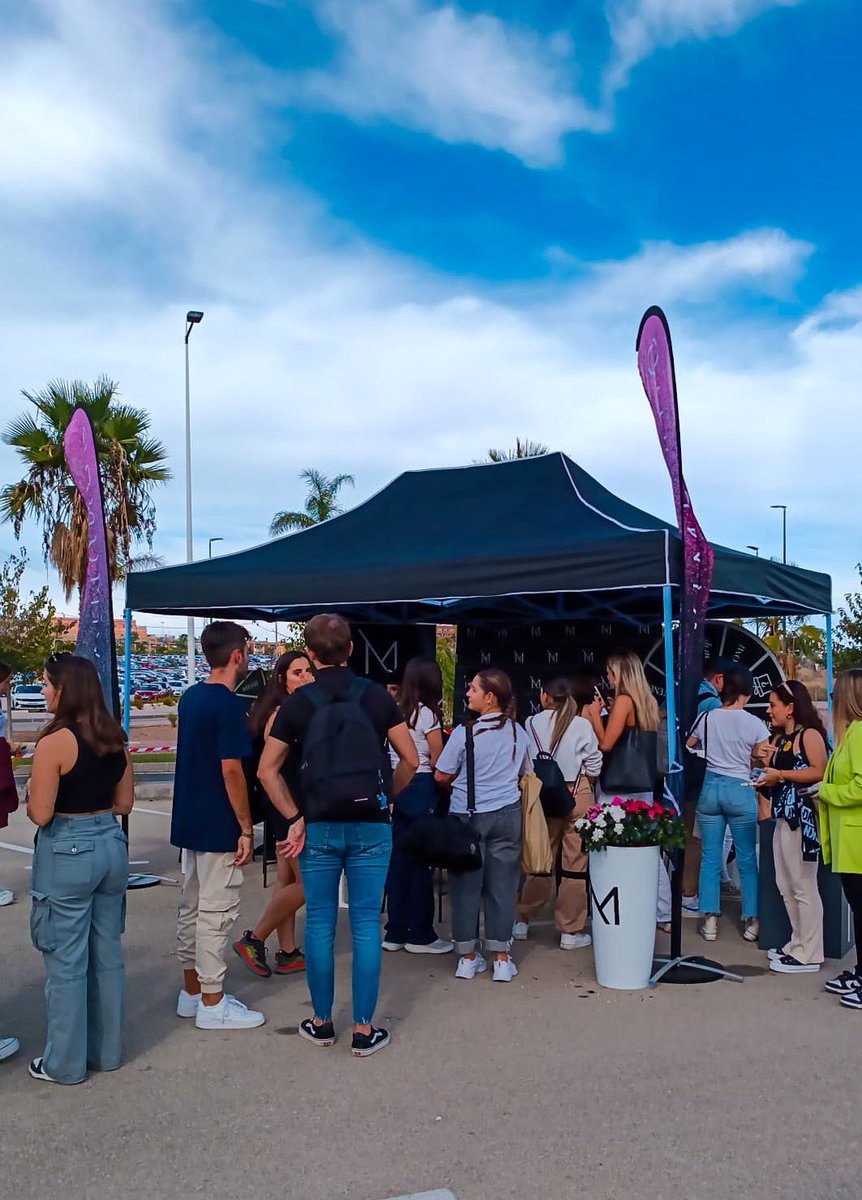 #HolaUCAM 👋🏻 

Nuestros amigos de <a href="/Marvimundo/">Marvimundo</a> están presentes en la segunda jornada de la Bienvenida Universitaria. 

📍 <a href="/UCAM/">UCAM Universidad</a>