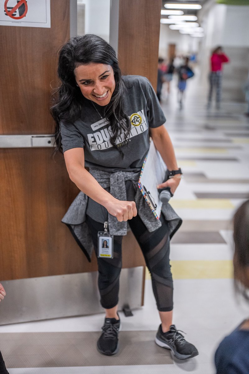 RoyseCityISD's tweet photo. All smiles at Ruth Cherry Elementary this week as we celebrate Red Ribbon Week! #RCISDJoy #CherryBrave #RedRibbonWeek https://t.co/gEDAp1yDtM