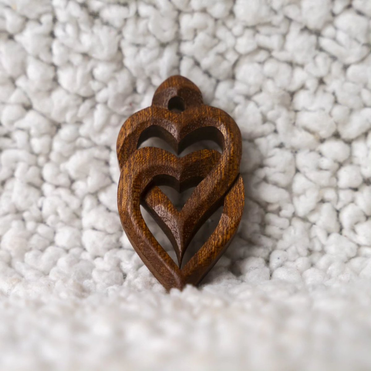 Simple piece of jewellery, inspired by Celtic design. 

#Celtic #Celticdesign #jewellery #Celticjewellery #handcarved #handmade #woodcarving