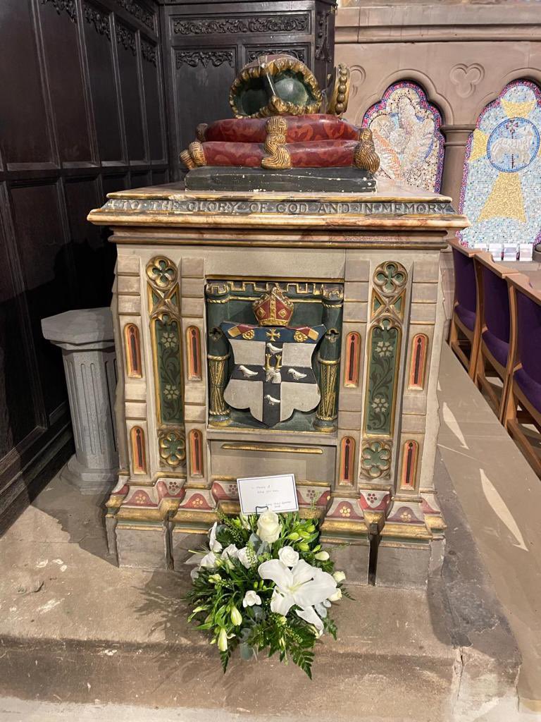 Holy Trinity tweet media