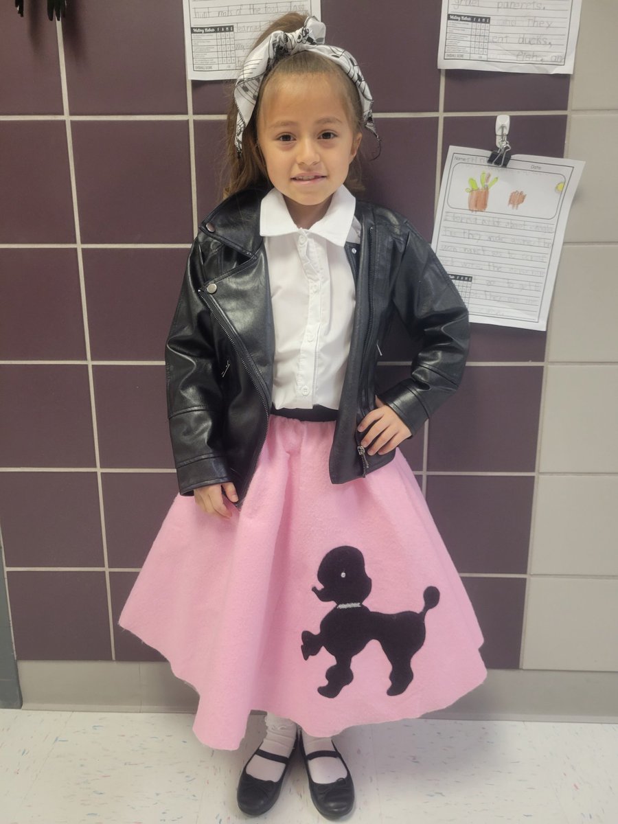 CSESCounseling (@counselingcses) on Twitter photo Drugs are OLD SCHOOL!!! #RedRibbonWeek2023 #50dayssmarter <a href="/mmendellAP/">Comanche Springs</a> <a href="/EMSISD/">EMS ISD</a> <a href="/EMSCounseling/">EMS ISD Counseling</a> Drugs are OLD SCHOOL!!! #RedRibbonWeek2023 #50dayssmarter <a href="/mmendellAP/">Comanche Springs</a> <a href="/EMSISD/">EMS ISD</a> <a href="/EMSCounseling/">EMS ISD Counseling</a>