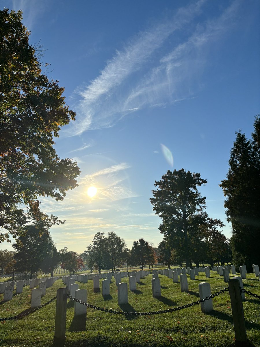 KarrerBus4's tweet photo. Gooooood Morning from Arlington National Cemetery 🇺🇸🩶🪦 https://t.co/5Ny6stDVJW