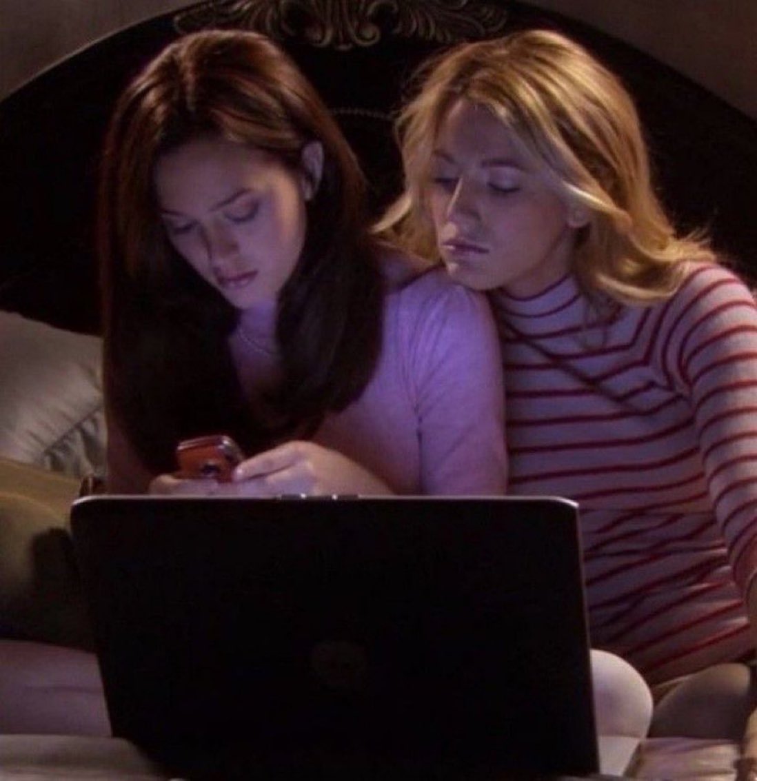 Mi mejor amiga y yo planeando viajes con 0€ en nuestra cuenta bancaria: