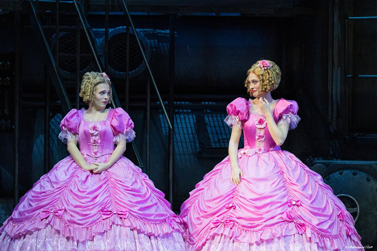 operadeparis's tweet photo. #Cendrillon
Retour sur la Première de l'opéra de Jules Massenet avec @jeaninedebique, Paula Murrihy, @CWettergreen, Laurent Naouri, @barcellonadani, Marine Chagnon et Emy Gazeilles. 👏
https://t.co/aYO69NZm18 https://t.co/JZMcM9dvgg