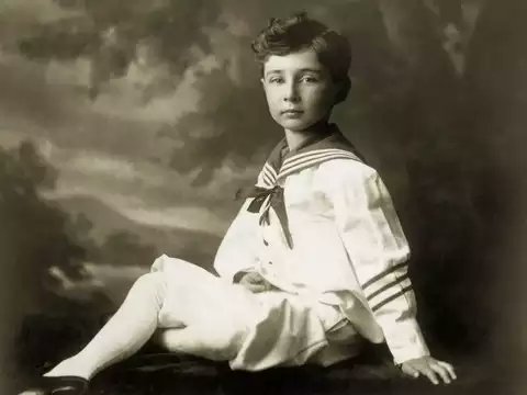 Christopher Nolan explains why he didn't want to show Oppenheimer's childhood:

“There's a tendency in written biography, post-Freud, to attribute characteristics to the person you're dealing with, attributed simply from their genetics, simply from their parents, and it's very