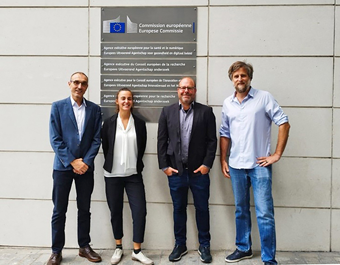 Uni_WUE's tweet photo. Excited to announce that @GeorgGasteiger has received an @ERC_Research Synergy Grant #ERCSyG! The international team with @EricVivier1, @FGinhoux, and @ValeFuma91 will develop new strategies to treat metastatic diseases of the liver.
➡️https://t.co/g7x19XAR1c https://t.co/v5CQacBEyk