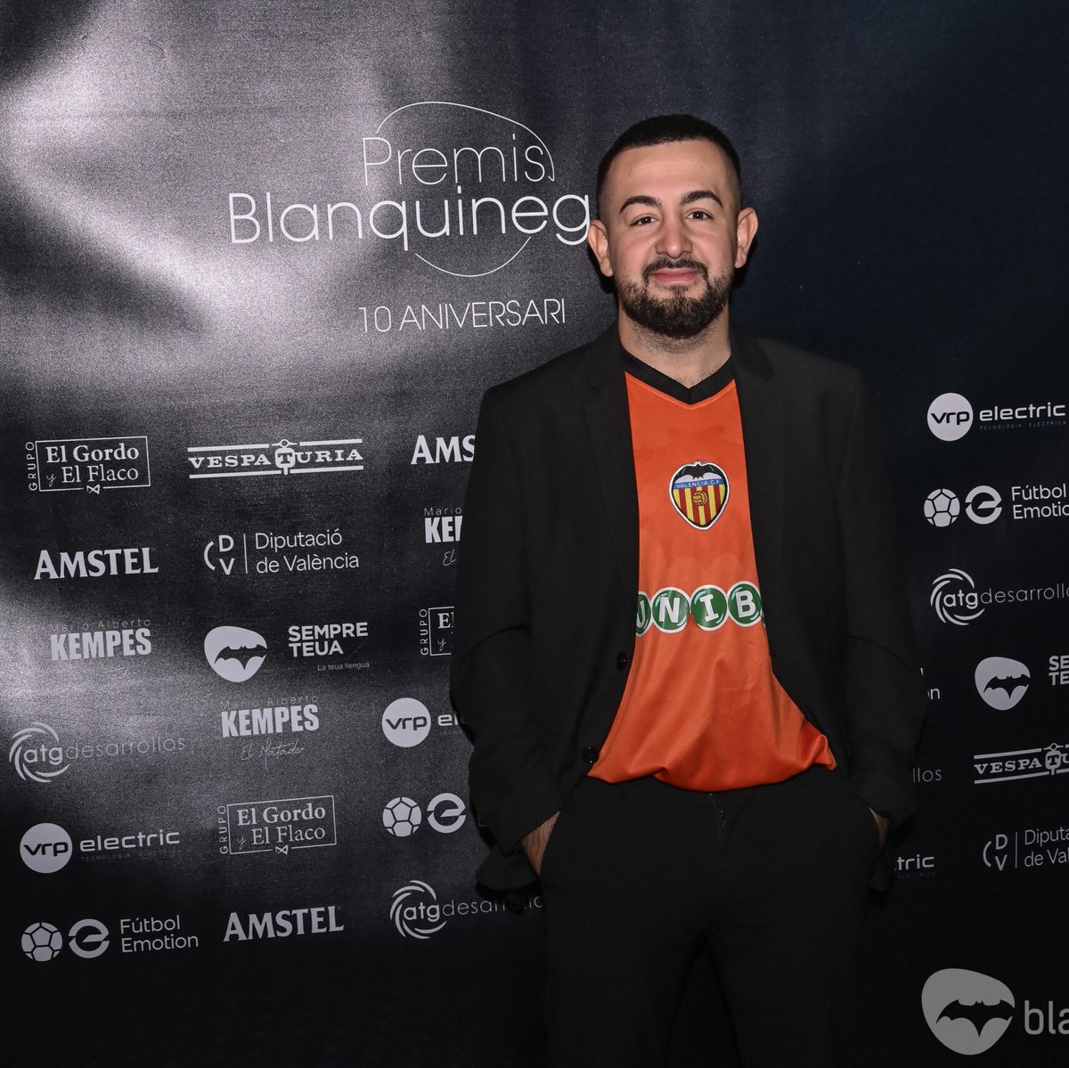 papigavi's tweet photo. 🧡🦇 https://t.co/fETwVkbE6w