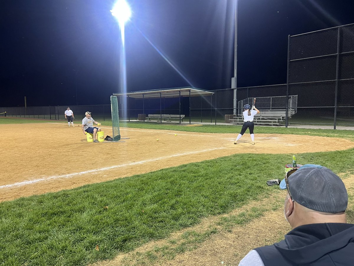 StephyGayle's tweet image. A little batting practice with @Vascrappers.