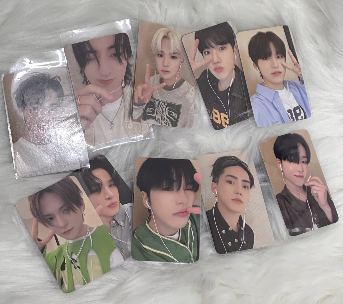 Kittykpopsell's tweet photo. 트레저 방콕 대면 팬싸 포카 양도 
treasure bangkok fansign pob
sell WTS

*pic set only sell* 

each pic 6.5

REBOOT HELLO 방콕 트레저 보나보나 최현석 지훈 요시 준규 윤재혁 아사히 도영 하루토 박정우 소정환 응모 미공포 포카 아시아투어 https://t.co/4zDlr0Njk9