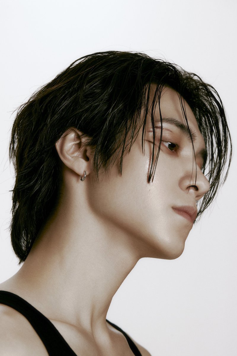 WayV_official's tweet photo. WayV The 2nd Album 'On My Youth' 'Youth Portrait' Teaser Image #HENDERY 

【On My Youth - The 2nd Album】
Digital Album ➫ 2023.11.01 (CST/KST)
Physical Album ➫ 2023.11.08 (CST/KST)

#WayV #威神V 
#OnMyYouth #遗憾效应
#WayV_OnMyYouth 
#WayV_OnMyYouth_遗憾效应

💿Pre-order
https://t.co/2UH887wOoI