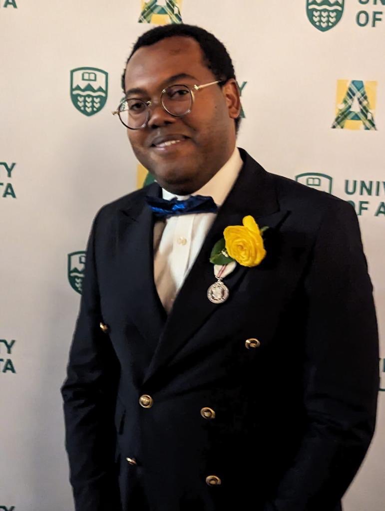 Among the winners last night of the 2023 University of Alberta Alumni Awards was my great friend & colleague @TopeOriola CONGRATS Temitope! @UAlberta @UASociology @AfricanSecurityJournal