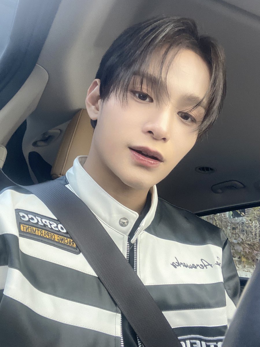 XODIAC_MEMBERS's tweet photo. [#자얀] 

오늘 귤 먹었어요 ? 먹어야지 ! 🍊💛✨😌
.
.
.
.
.
.
P.s : 사실 제가 제일 좋아하는 과일은 사과입니다 😏💛🍎🍎🍎🍎

#XODIAC #소디엑 #ZAYYAN #자얀 https://t.co/w5I73hnHF0
