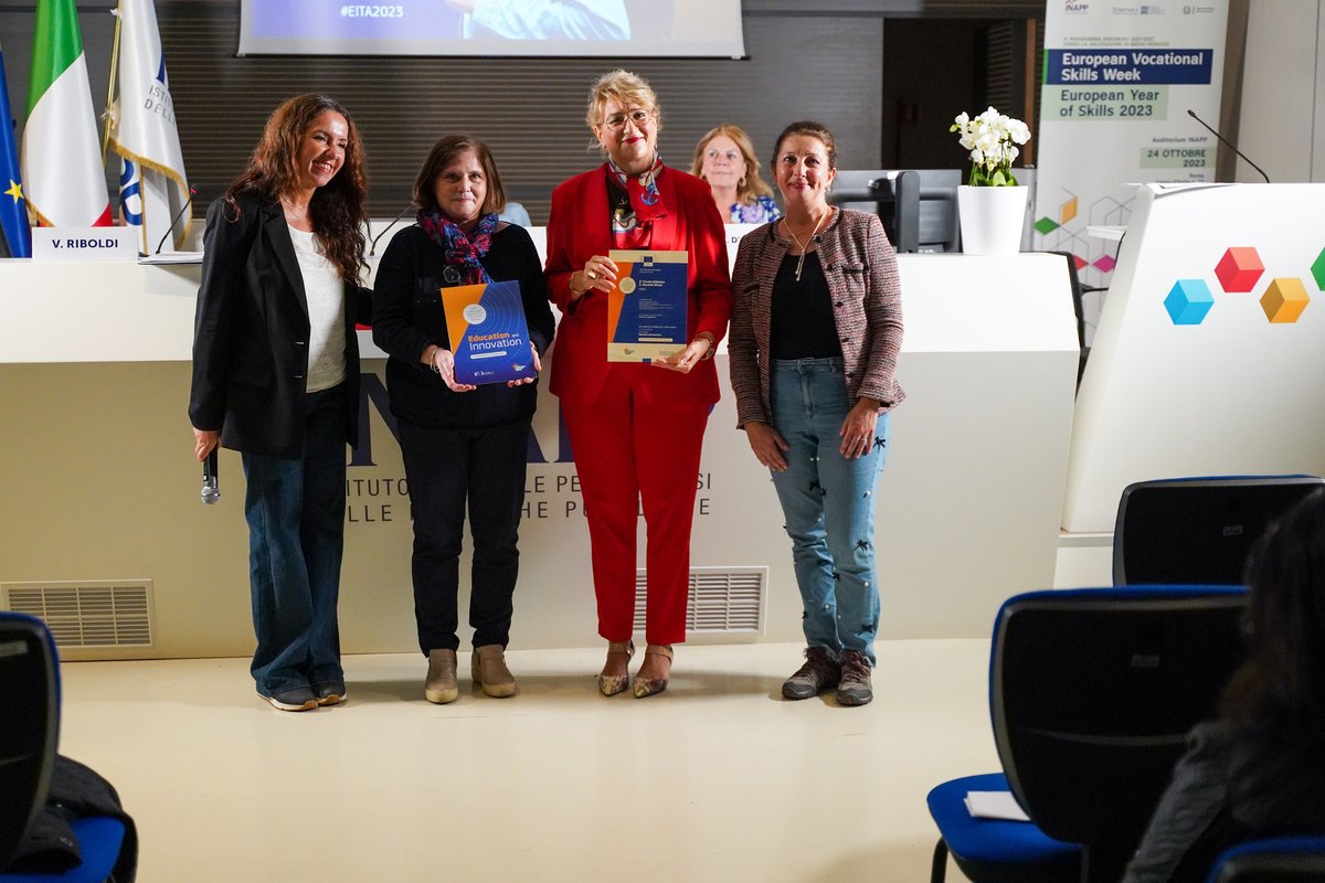 ErasmusPlusInd's tweet photo. 𝘾𝙤𝙣𝙜𝙧𝙖𝙩𝙪𝙡𝙖𝙯𝙞𝙤𝙣𝙞 alle 4  scuole che hanno vinto il premio #EITA2023!  La premiazione è stata a Roma  nella #VETweek 
Scopri i progetti!
https://t.co/vxOzeW1VtJ
#Erasmusplus #Education #EuropeanYearofSkills 
Grazie @ErasmusPlusINAP 
@EUErasmusPlus @MIsocialTW https://t.co/w4JHPxH4hn