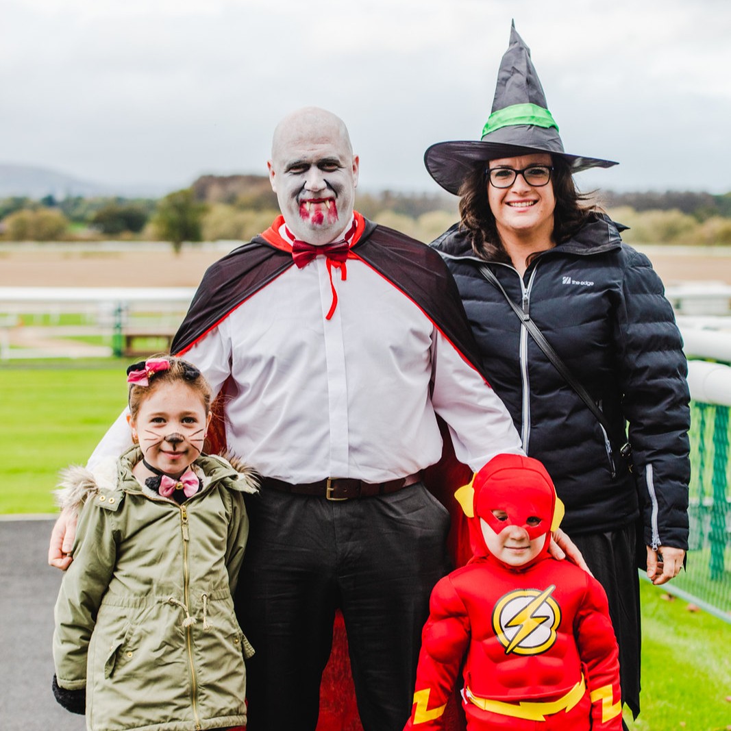 Our Halloween Fancy Dress competition is back 🎃 Be sure to wear your most spookiest outfits for your chance to WIN a £50 Amazon voucher! Enter in the Wynnstay Restaurant between 11.30am-2.30pm. Both children and adults are welcome to enter 👻