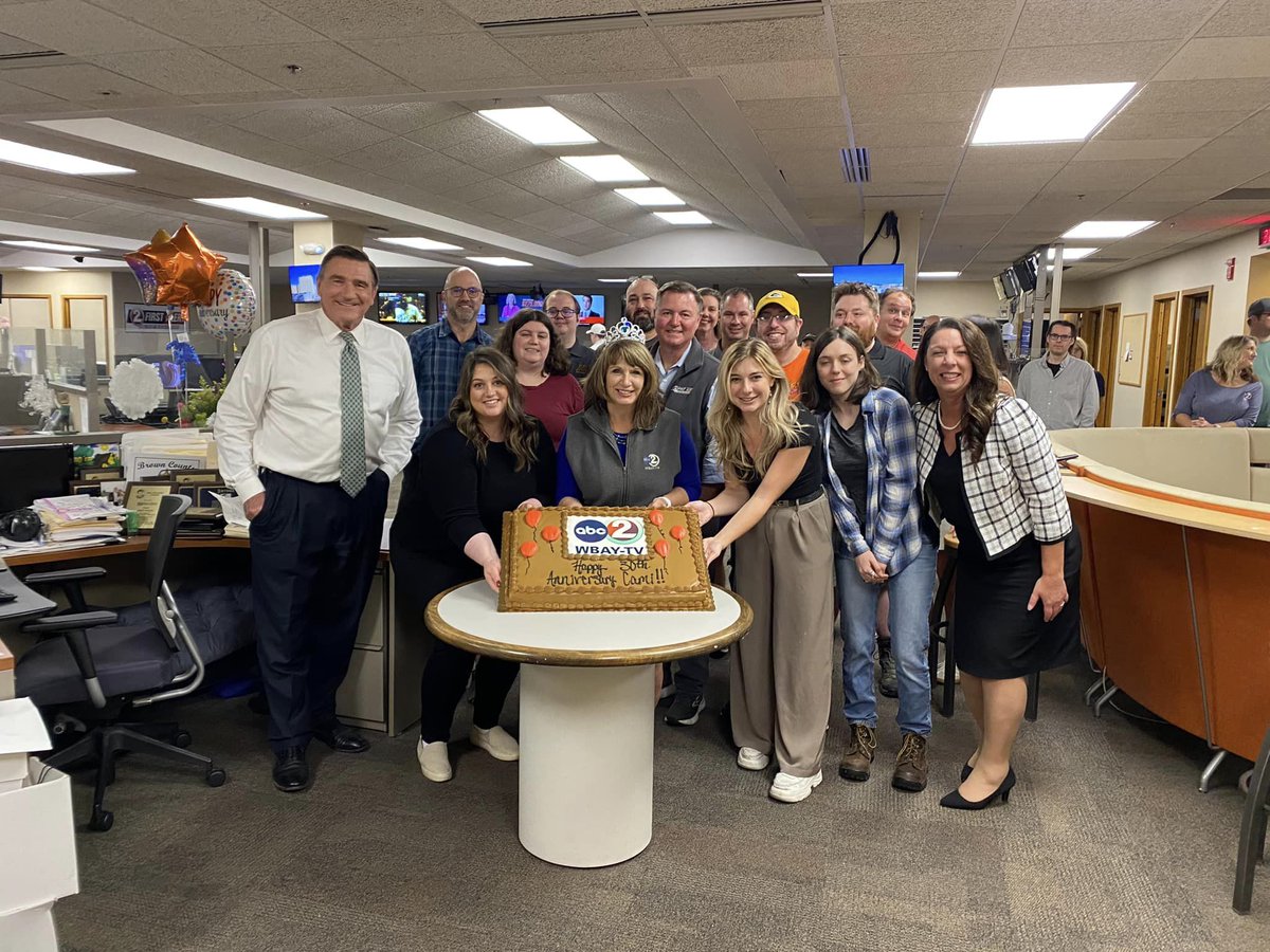 GrayMediaGTN's tweet photo. 👏 Round of applause for @CamiRapson, who recently celebrated THIRTY years at @WBAY! Thank you for three decades of service, Cami! #GrayProud https://t.co/9dujq5aRwe