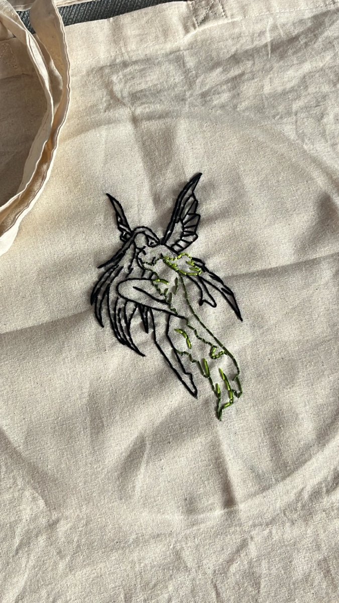 The fairy is complete 🥰

#embroidery #embroideredart #fairy #embroideredtotebag
