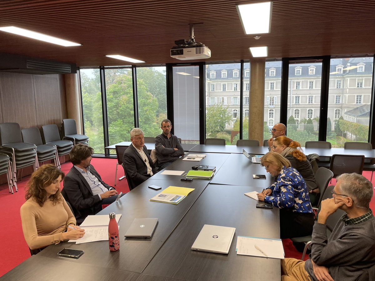 clah49's tweet photo. Travail interconsulaire en @Maine_et_Loire autour du Zéro Artificialisation Nette #zan avec #alter Comment trouver les réponses pertinentes et faire de contraintes des opportunités !
@CCI49 @cmarPDL @ChambagriPdL 
@Prefet49 @ccifrance @ccipdl https://t.co/qrhOtG002r