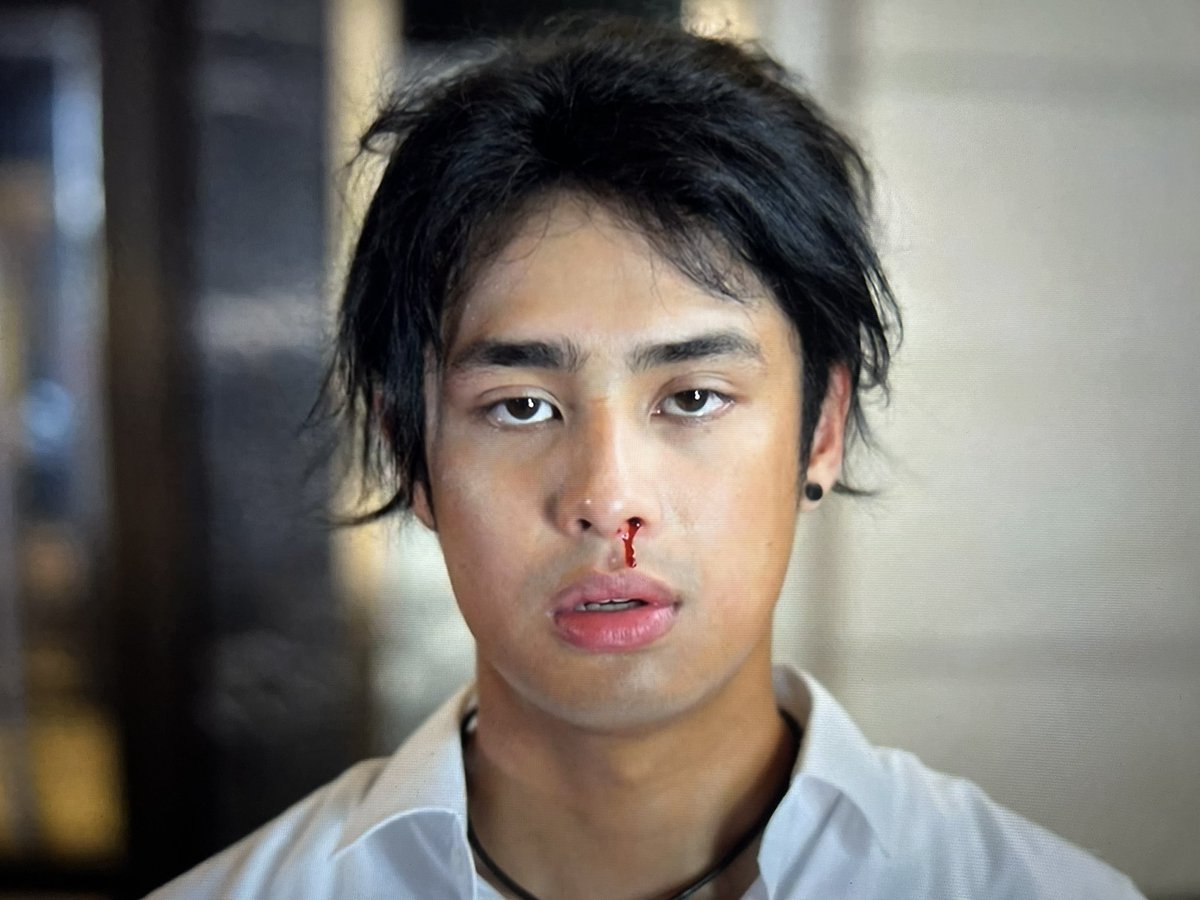 nnfordb's tweet photo. missing #CarGo tonight so i'll try to deconstruct #CantBuyMeLove's OBB and open the pandora's box — a thread

watching the first few eps, at first i thought that the initial frames would just introduce bingo, but later on noticed that blood dripped from his nose on the 2nd frame. https://t.co/pgWWsMMdqK