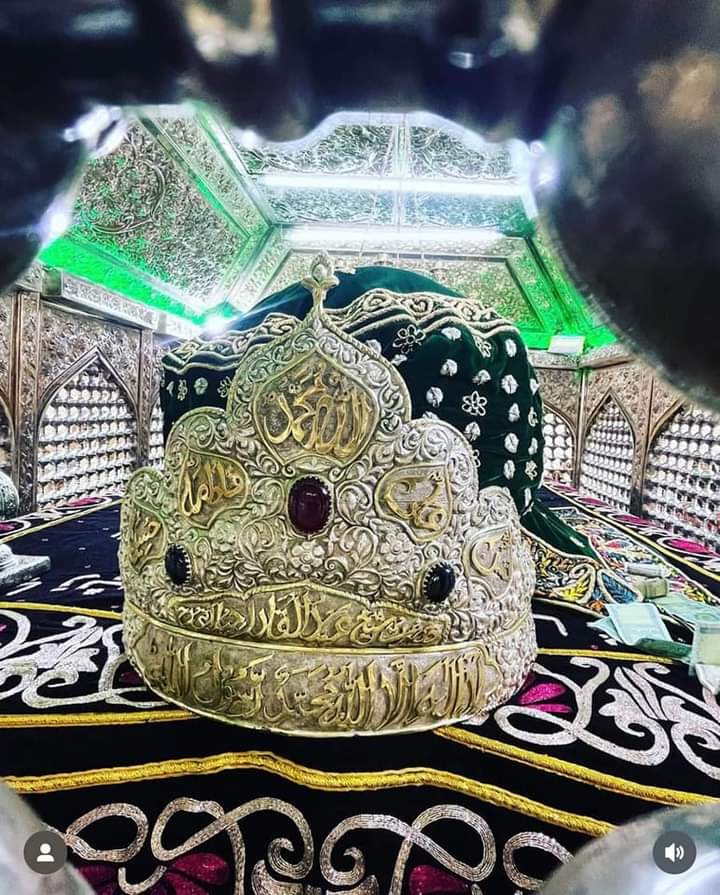 #ShaykAbdulQadirTheTruthful
اولیاء اللہ و صوفیاء عظّام کی پوری جماعت میں سب سے زیادہ محبوبیت اور شہرت جس مردِخداآگاہ وخودآگاہ کے حصے میں آئی ہے دنیا اس کو سیّدنا الشیخ عبدالقادر جیلانیؒ کے 
اسم ِ گرامی سے جانتی ہے