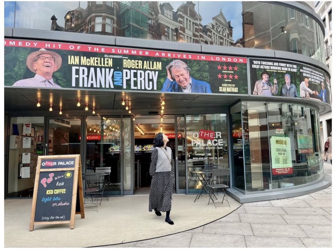 kimheeaeph_'s tweet photo. [Instagram Update 10.2023]
©️ heeae_official

Kim Hee Ae in LONDON 🍷
With great actors Ian McKellen and Roger Allam #FrankAndPercy 🎭
#여행 #김희애 #KIMHEEAE https://t.co/TIj9Nj3nxX