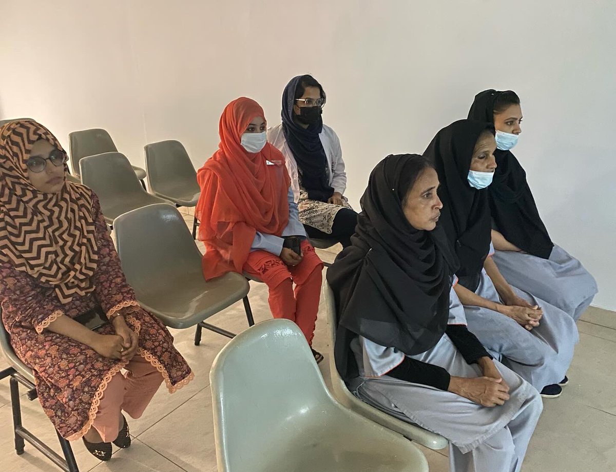 NgoMuhammadi's tweet photo. An awareness session was conducted at Usman Memorial Hospital, especially for housekeeping staff. The aim was to create an awareness of testing among cousin marriages. We encourage them to get themselves tested for Beta Thalassemia Minor to win against Beta Thalassemia Major. https://t.co/6rB3gbdCGM