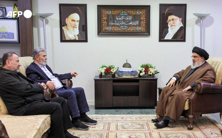 #Hezbollah has lost 45 operatives in #Israeli air &amp; artillery strikes since October 10.

30 (67%) of those were killed in the past 5 days alone, illustrating a clear escalatory trend.

#Hamas' #Lebanon-based deputy leader celebrated the "shared goal" in comments today.