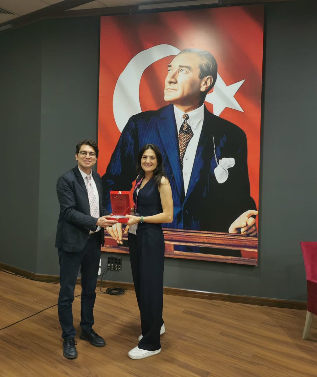 Cumhuriyetin 100. Yılında Her Alanda Güçlü Kadın çalıştayında "Kadın ve Hentbol" konuşuldu.

Çalıştayın Spor ve Sağlık'ta Kadın oturumunda konuşmacı olarak Türkiye Hentbol Federasyonu Kadın Kurulu Başkanı Güneş Viter de yer aldı.
Detaylar için 👉  tinyurl.com/2s3ekdjk
<a href="/gnsvtr/">gnsvtr</a>