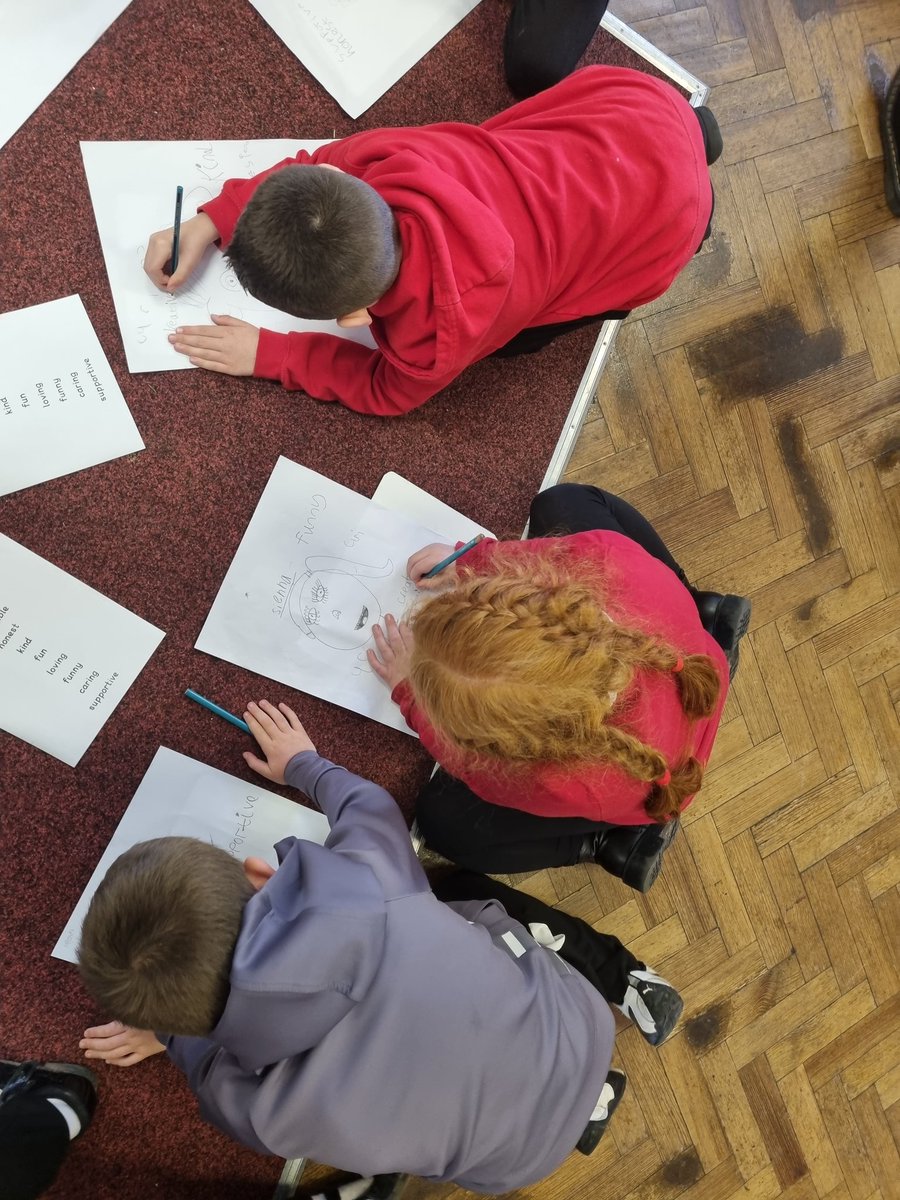A lovely final afternoon at <a href="/CwmneddPrimary1/">Cwmnedd Primary</a> 
We made positivity capes!