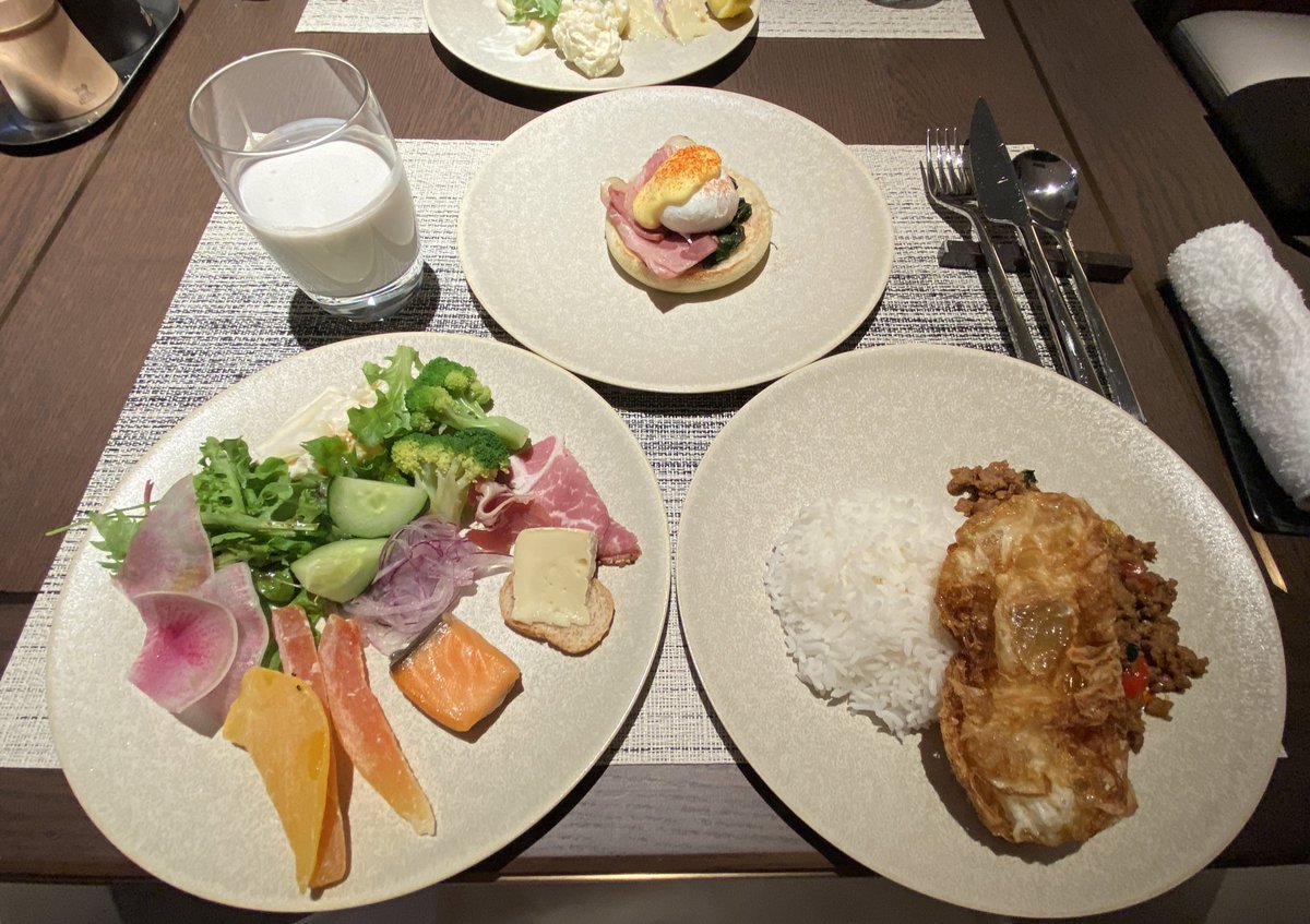 matsu_hotel_col's tweet photo. デュシタニ京都の朝食でいただいたガパオライス
1993年米騒動の際にお世話になったタイ米。久しぶりで懐かしかった☺️
若い世代の方は知らないですよね🙂
#デュシタニ京都
#Ayatana
#ガパオライス
#タイ料理
#1993年米騒動 https://t.co/BiM2JLCq91