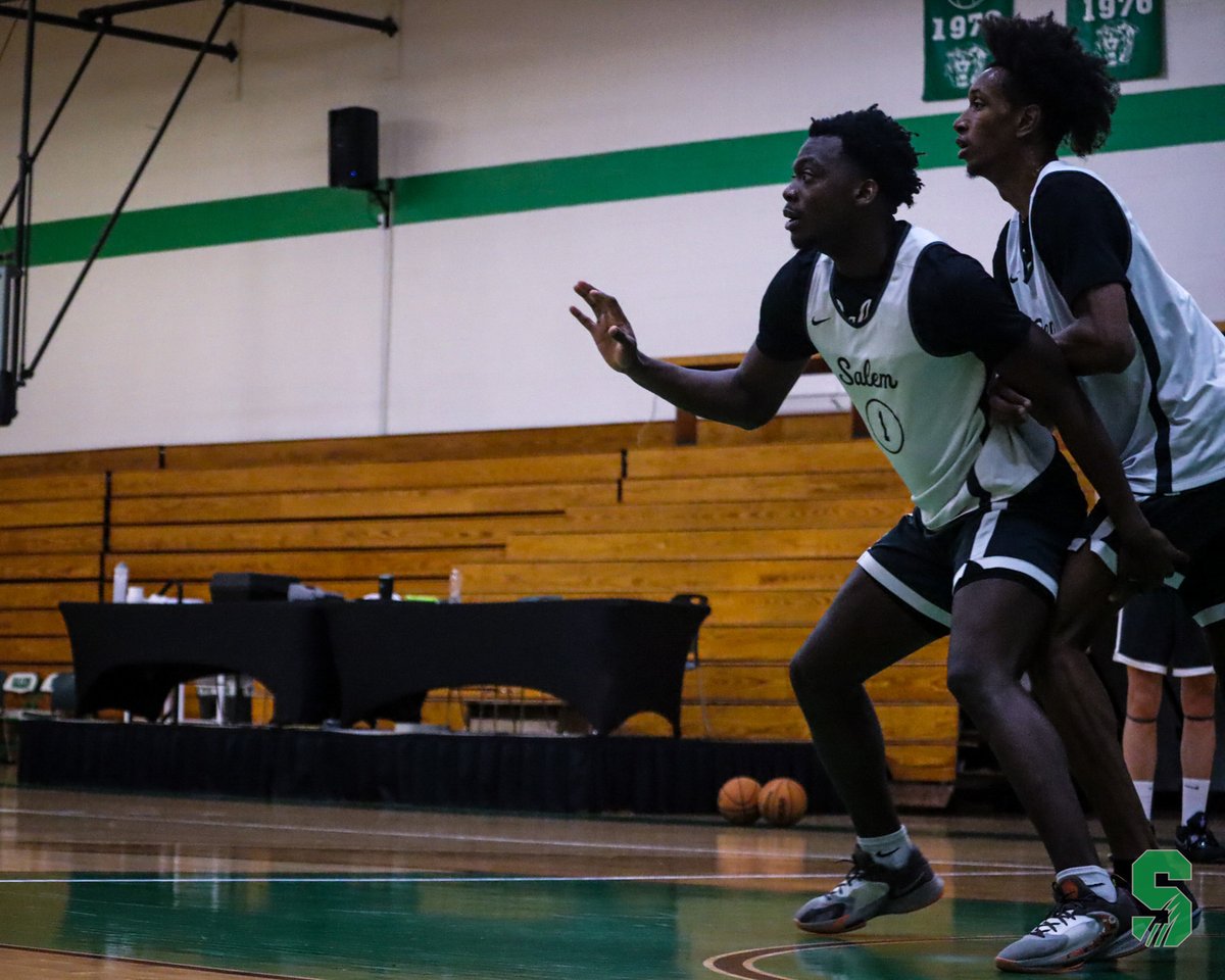 SalemTigerHoops's tweet photo. Passion and Purpose #TigerPride #TigerBasketball 🏀🐅 https://t.co/7B9aPn8YfI