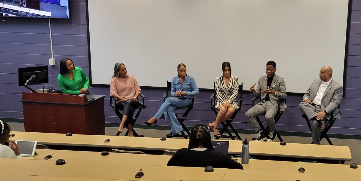 DamaliPR's tweet photo. Sitting in a panel discussion about getting news coverage as a #PR professional. 
Tips:
1. Give details in your email pitch 
2. Get to know various reporters. Relationships matter. 
3. DO NOT send generic pitches. 
#GradsAreBack23 
#FAMU 
#FAMUHC23
#TheFAMUExperience23 https://t.co/315OzZfyMh