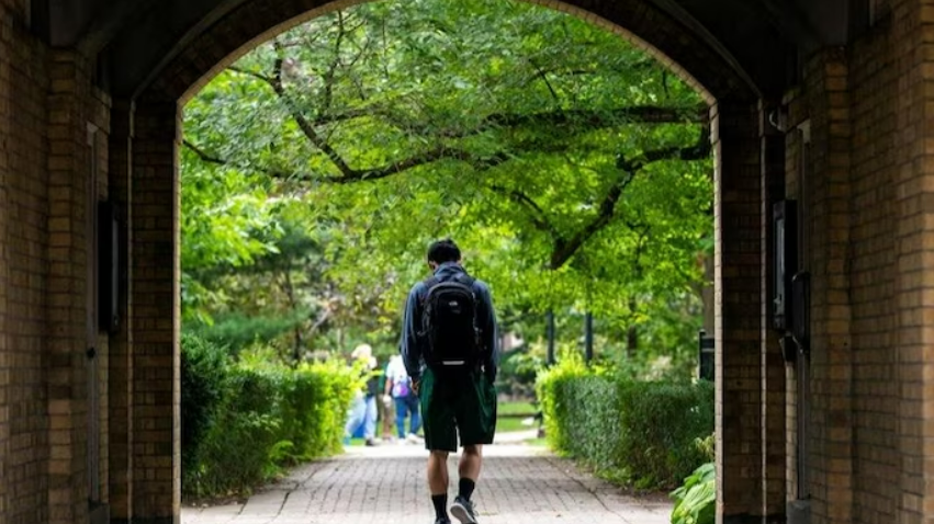 GenLeapOrg's tweet photo. 🌍📷 Ready to explore the world of higher education?  Mr. Nimish Gupta, Founder and co-CEO, Genleap, gives you the direction for selecting the right college abroad
https://t.co/dabcE4rvfT https://t.co/QlJnzck7mb