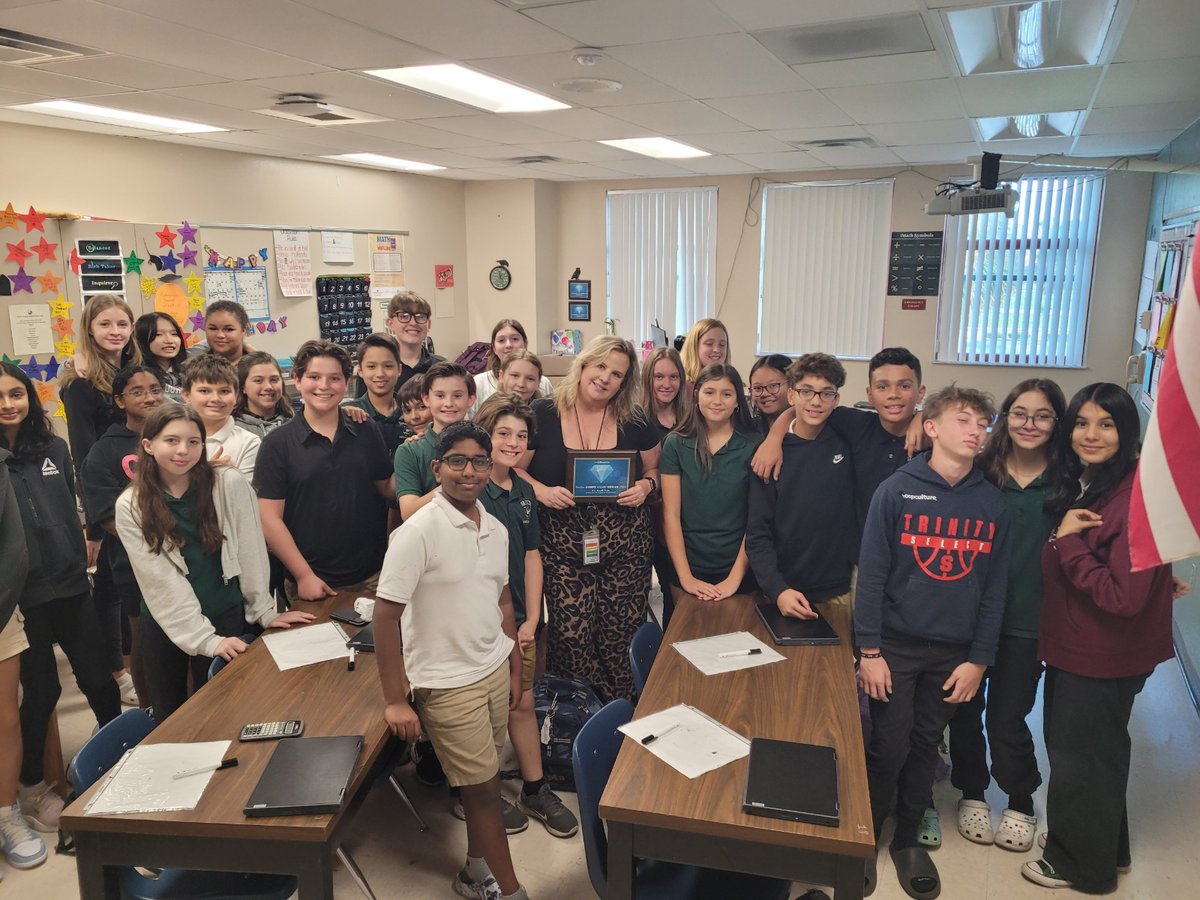 🤩September Teacher Gemmy Winner, Mrs. Prato, with her top Math HW Hotline class at Walker Middle Magnet! Join tonight at 6 p.m. ET as we finish up our October Teacher Gemmy Contest! mathhomeworkhotline.com @WalkerMiddleIB @EdGems_Math @Mathnasium @hcpsMS @HillsboroughSch