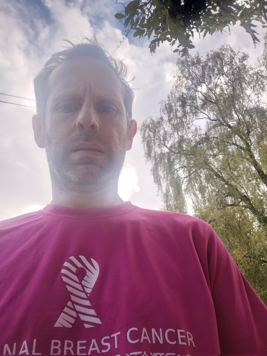 Last light run in the 🦵. Dublin Marathon will take me to almost 1100 Kms in my 1st year of running. I kept my promise to Emily when I ran London  this April. That promise drives me on. 

Learn more and support my run for Breast Cancer Research 
 Bit.ly/liam4emily