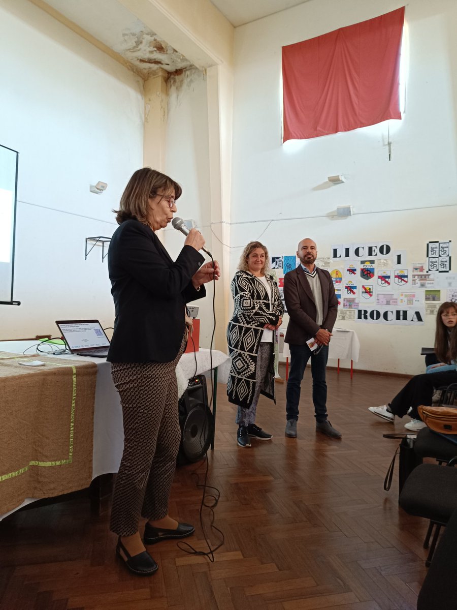 marcelomonico's tweet photo. Parte del Equipo de Implementación de la UDDC de @ANEP_Uruguay en Rocha con inspectores y directores de @primaria_anep , @dges_Uruguay  y @UTU_Uruguay, UCDIE, Ceibal, coord. de mentores y mentores.
Se trabaja con una experiencia de Secundaria. https://t.co/wcI2cyG6ur