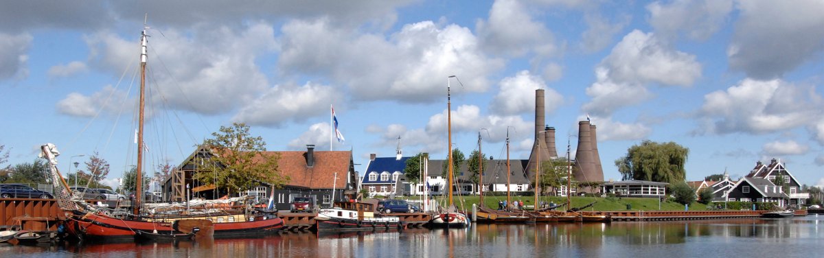 Gemeente Huizen zoekt een Architectlid van de commissie ruimtelijke kwaliteit. De gemeente wint hier adviezen in over welstand, bouwplannen die monumenten betreffen of beschermde dorpsgezichten. Reageren op deze vacature kan nog tot maandag: //www.huizen.nl/lokale-regelgeving