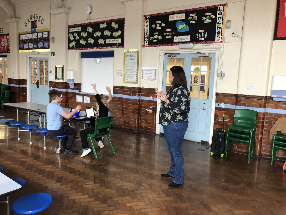 Had a great morning with <a href="/MichelleDCW/">michelle walker</a> <a href="/BryncethinPS/">@BryncethinPS</a> training the pupils to be Digital Heroes #DigitalInclusion