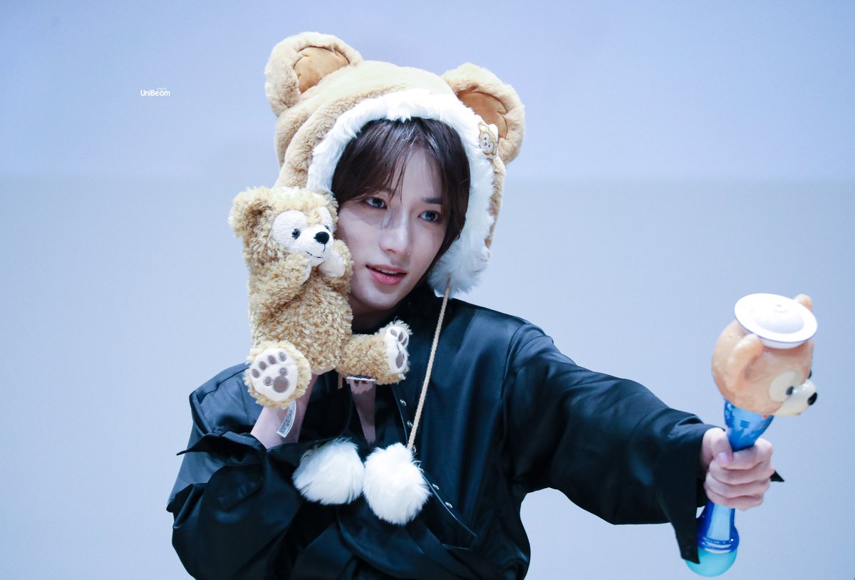 231024 엠투유 팬싸

🐻✨

#TXT    #범규  #BEOMGYU  
#투모로우바이투게더    
#TOMORROW_X_TOGETHER  
#TXT_BEOMGYU