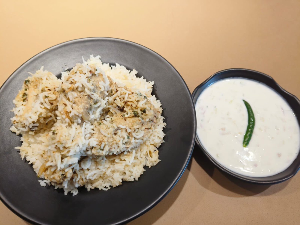 swetaghosh_04's tweet photo. White chicken Biriyani https://t.co/UIceSlMIYD