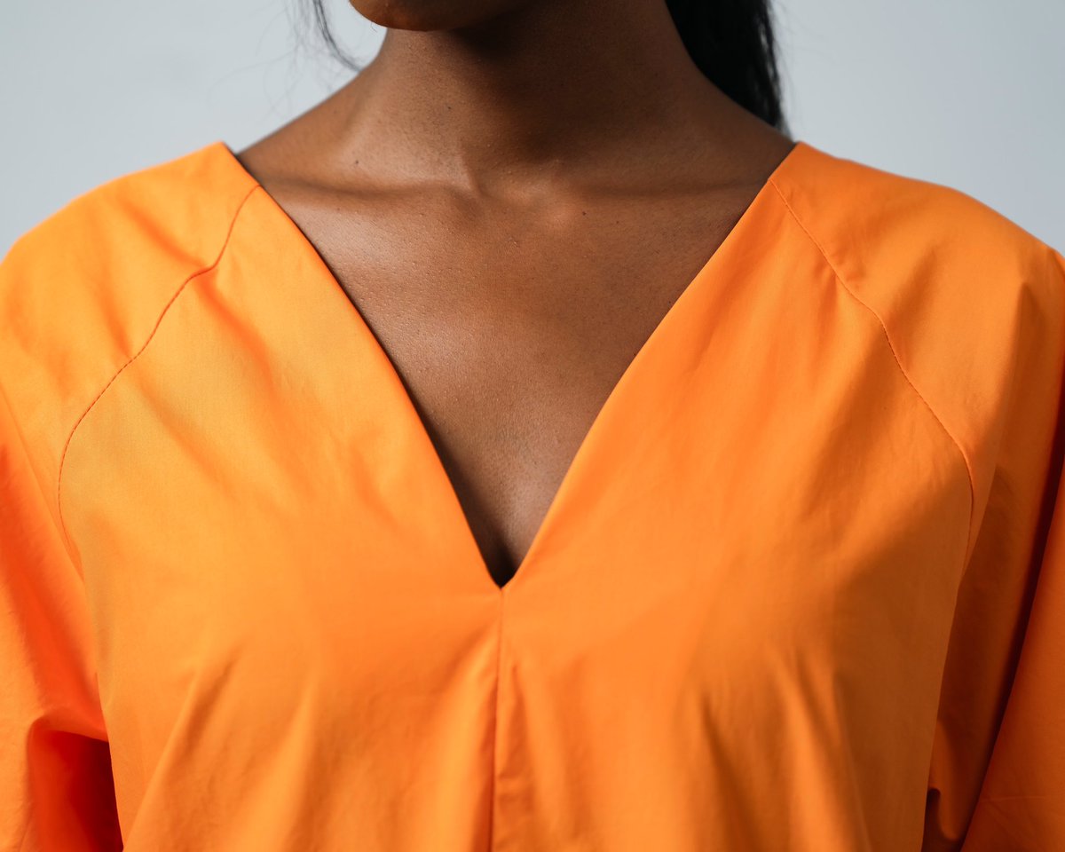soniamugabo's tweet image. In Detail: The “Mpinga” Dress in a bright tangerine orange. The perfect Vitamin C 🧡🍊for your wardrobe.

#soniamugabo #Xcollection #madeinRwanda #ss24 #africanfashion