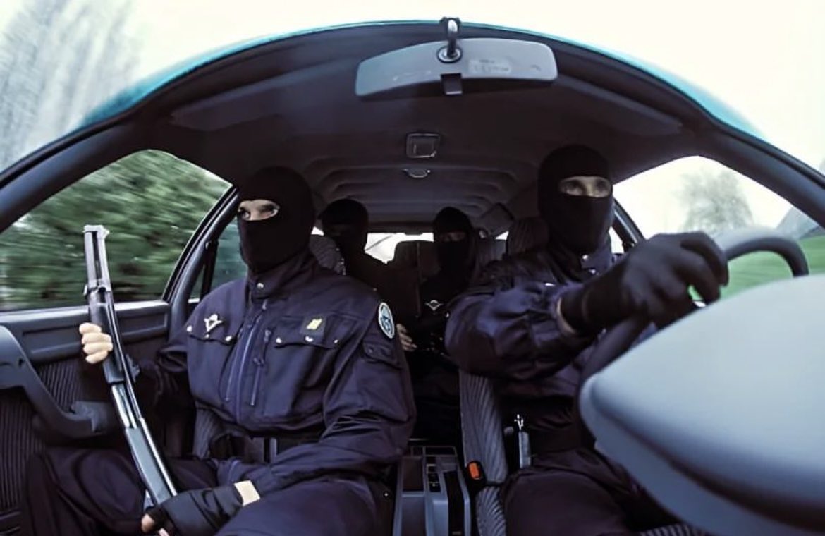 AllaisF's tweet photo. 🇫🇷Gign. Départ en inter à toute vitesse dans la CX. 👉 gignhistorique 📷Yvon Gagueche  
#gign https://t.co/oRU6Grwh5p