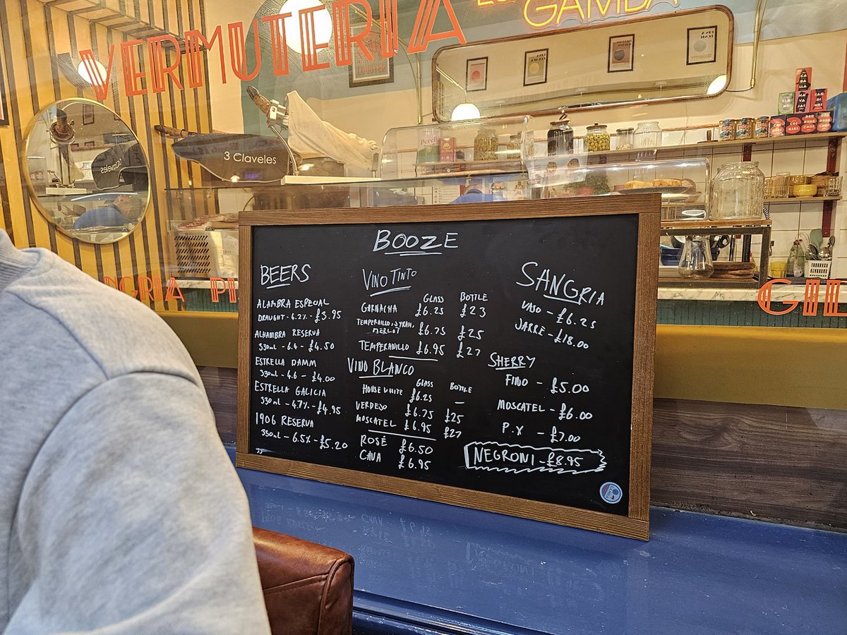 NEWCASTLECITYU1's tweet image. Welcome to bar 290 Vermuteria in the @graingermarket1 got a 2/3 of Alambra Especial 3.95. The tapas sounds very nice. We also got some chickpea soup
Which was incredible #allthebars #nufc #follows