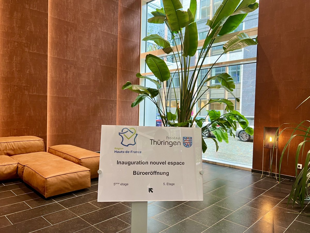 Inauguration des nouveaux locaux partagés de la Région #hautsdefrance en présence du vice-président <a href="/lecadaniel/">Daniel Leca 🇪🇺🇫🇷</a>.

La Région a décidé de maintenir et même de renforcer sa présence à #Bruxelles, au plus de l’<a href="/EU_Commission/">European Commission</a>, car l’#Europe, est un partenaire essentiel.