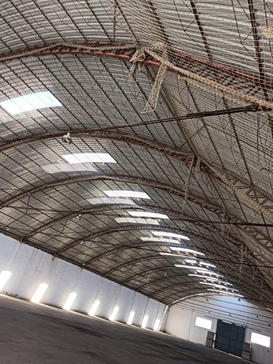ironproyect's tweet photo. Cambio radical de #cubierta: #fibrocenmento por #chaoa y #lucernarios . #policarbonato #grecada #acero #lacado #obra #rehabilitación #metalperfil #palplastic #ironproyect #industrial #nave #navesindustriales #bóveda #logística #agrícola https://t.co/vbV83COsfU