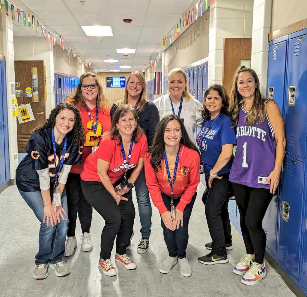 Jers-day en el departamento de idiomas! #RedRibbonWeek