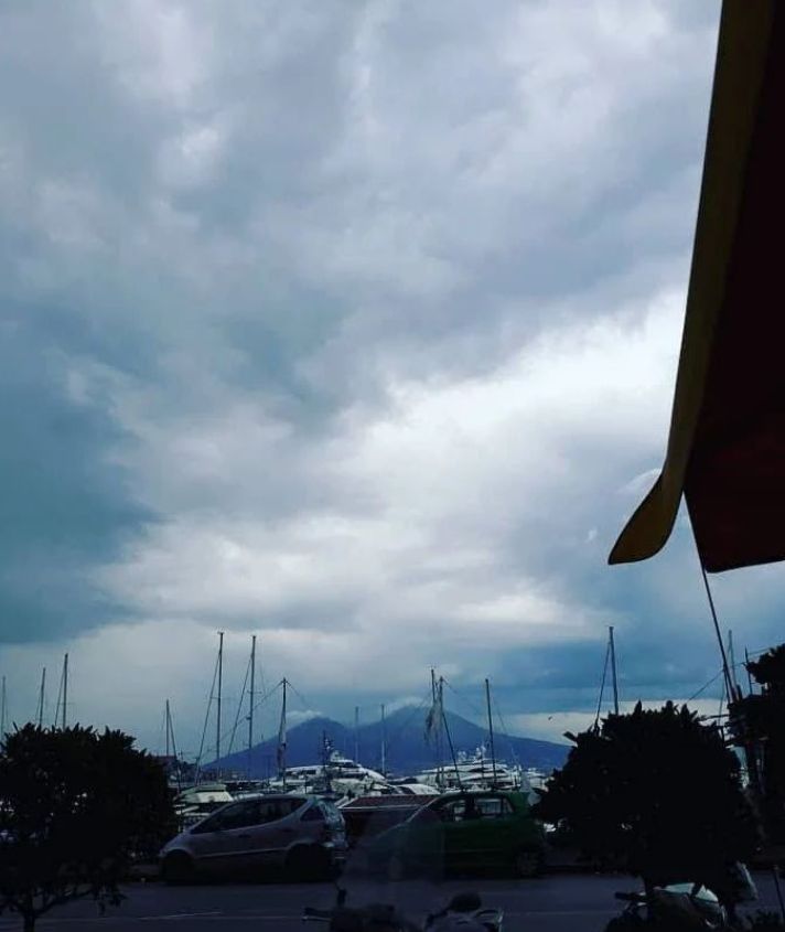EnzoLauria10's tweet photo. Saluti da Napoli 💙 https://t.co/leyGiss4Cv