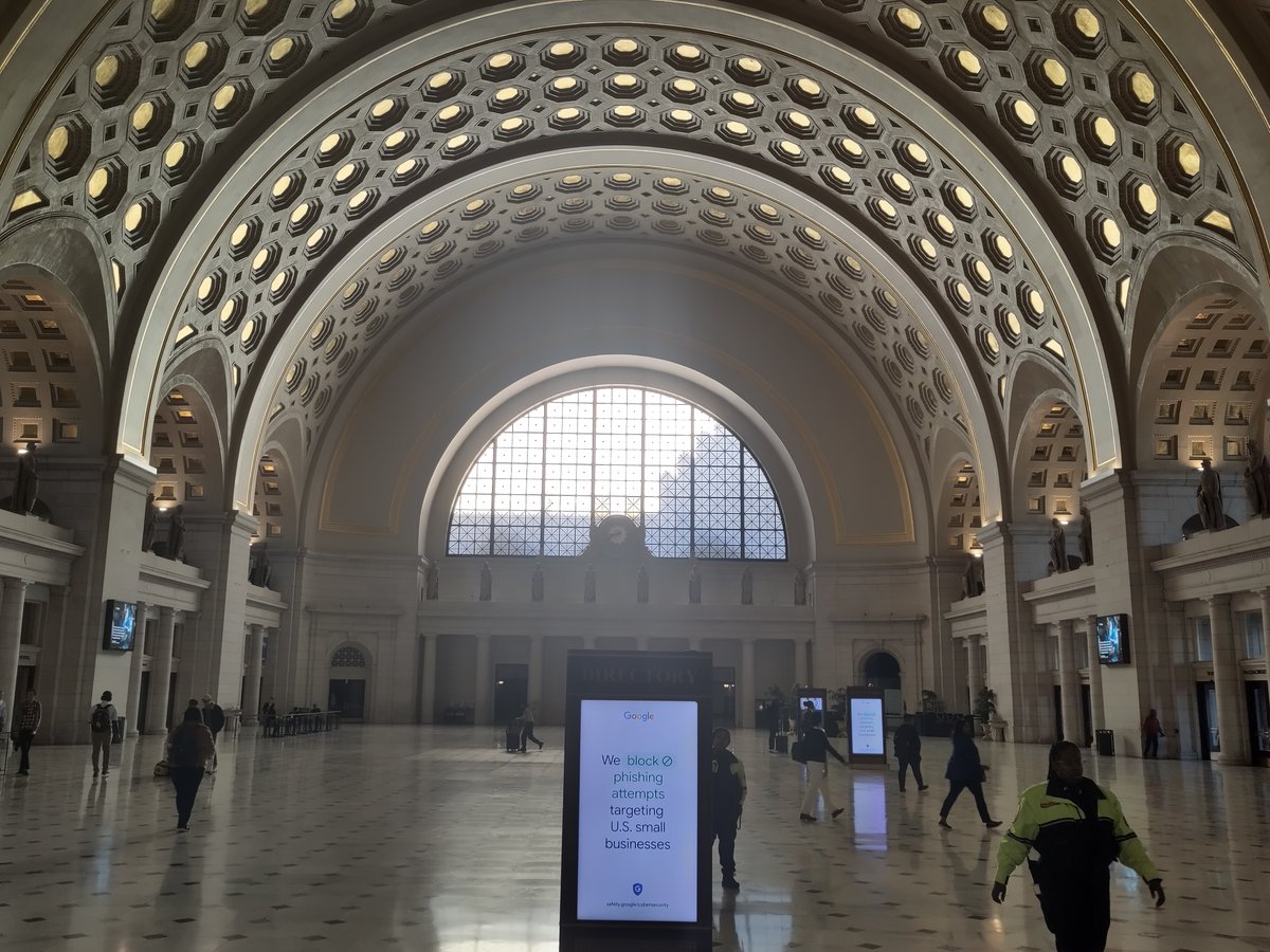 On my way to Baltimore from Union Station, DC for my first Sixteenth Century Society Conference (<a href="/16CSociety/">Sixteenth Century Society</a>)!

Hope that there will still be some people around for my talk on Sunday morning about Ludovico Sforza and the idea of Italy.

#SCSC2023