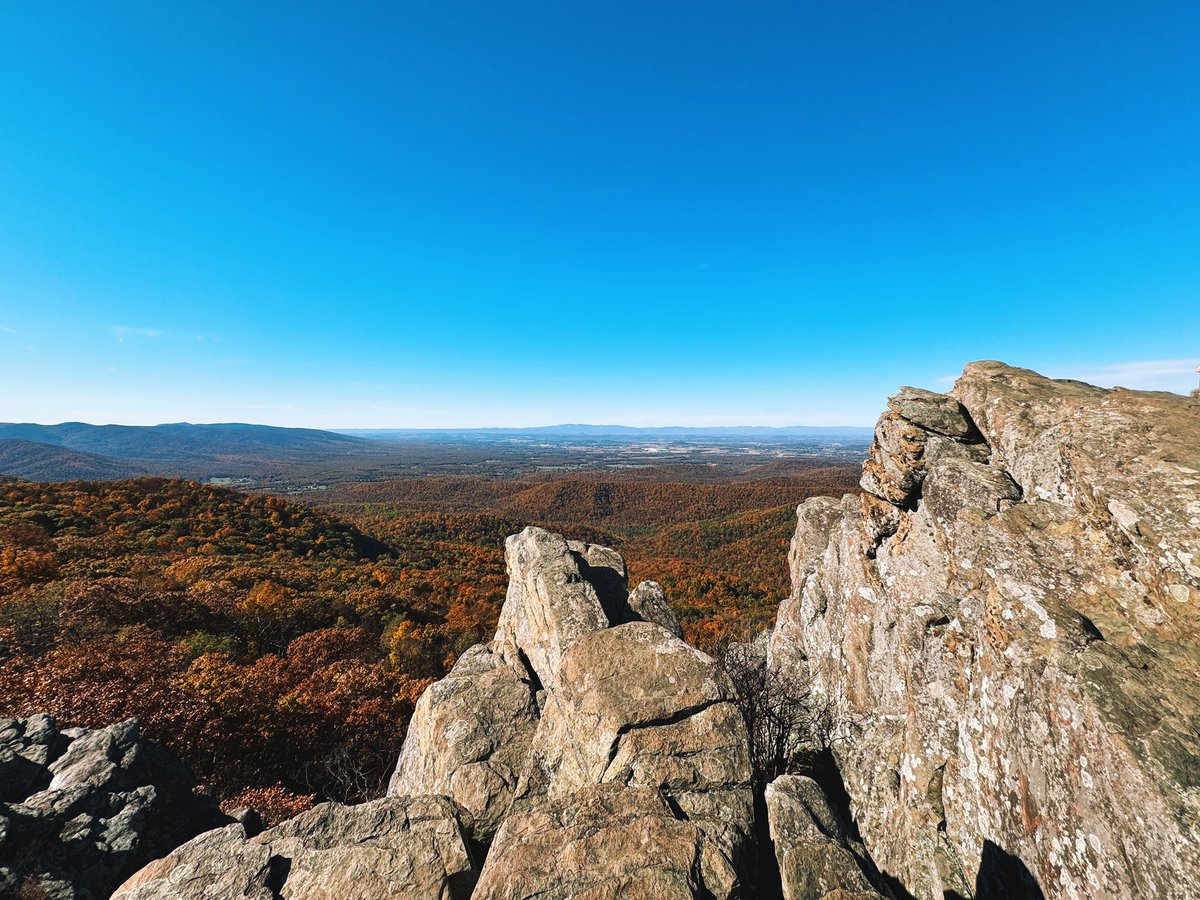 z__a__c__h's tweet image. Couldn’t have asked for a better day to hike up to Humpback Rocks! 

#blueridgemountains #virginia