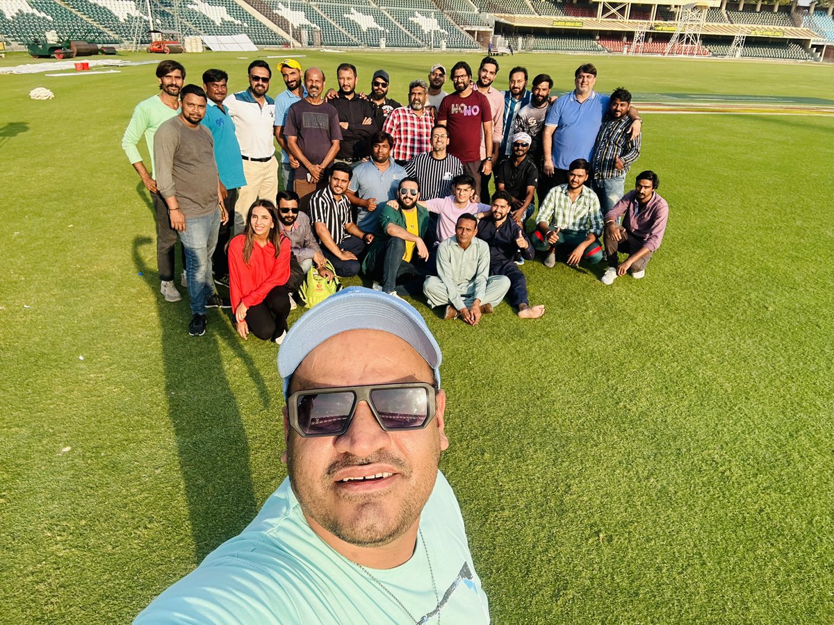 ShahidSelfie's tweet photo. Off-the-field heroes that brought live action of Quaid-e-Azam Trophy to your screens seamlessly 😎✌️
#TPT #SF360 #pakistancricket #sportsproduction #cricket #sportsbroadcast #liveproduction https://t.co/leEeDwmv3C
