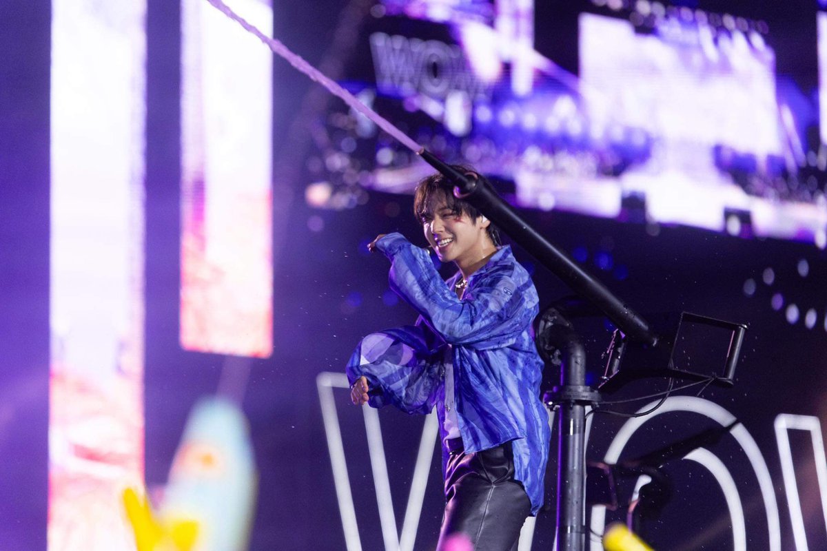 withjihoonvn's tweet photo. Taken by @wowkmf_official 📸

#PJHinVN #박지훈 #parkjihoon #WOWKMusicFestival #VNMAYUnion https://t.co/FcwloCpeol
